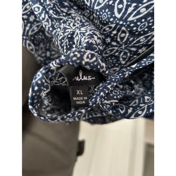 Lulu's blue and White Geometric Print Maxi Dress NWT - Picture 5 of 5